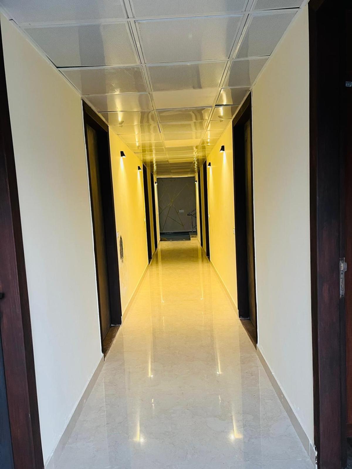 Hotel Riverb Nueva Delhi Exterior foto